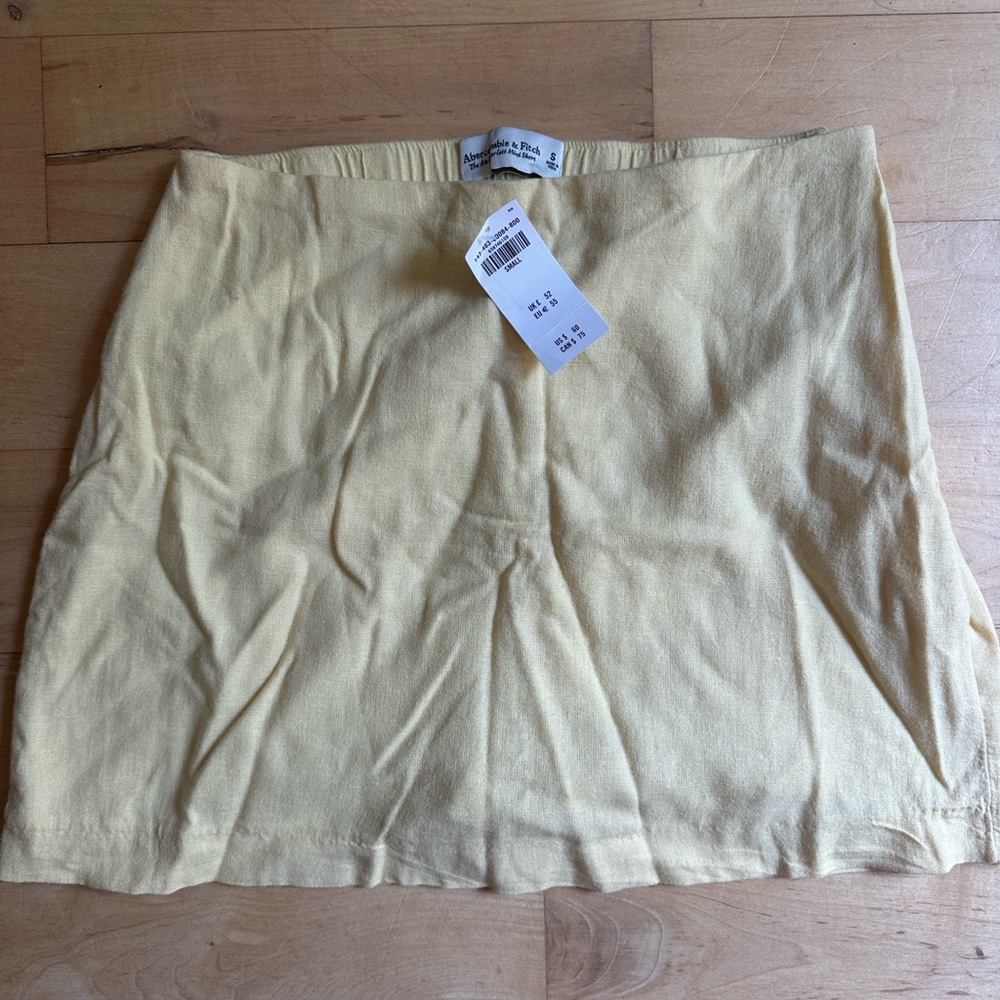 Abercrombie NWT Yellow Mini Skort